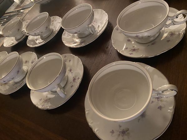 Mikasa Elegant “Violetta” Tea Cup & Matching Saucer Service for Eight (8) S8