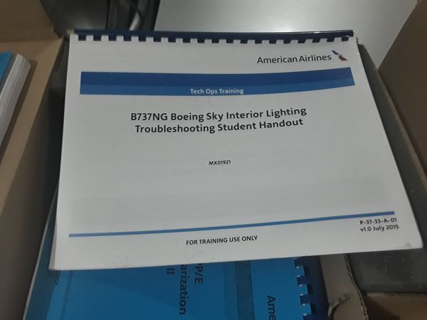 Boeing 737 TECHOPS Training Manuals & Aviation Reference Books by American Airlines